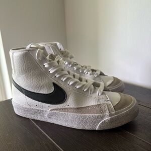 NIKE blazer 77’